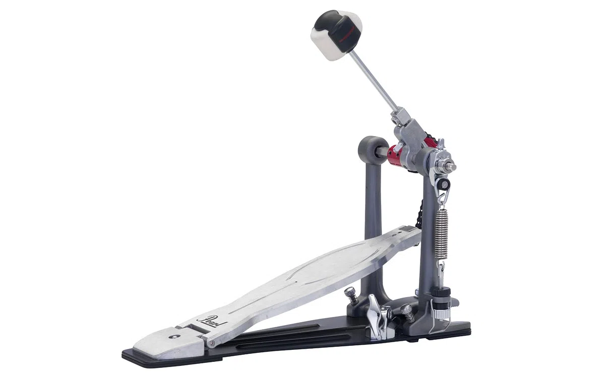 Pearl Eliminator Solo Bassdrum-Pedal mit rotem Radical Progressive Action Cam P1030R